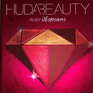 Huda Beauty Ruby Obsessions pallete
